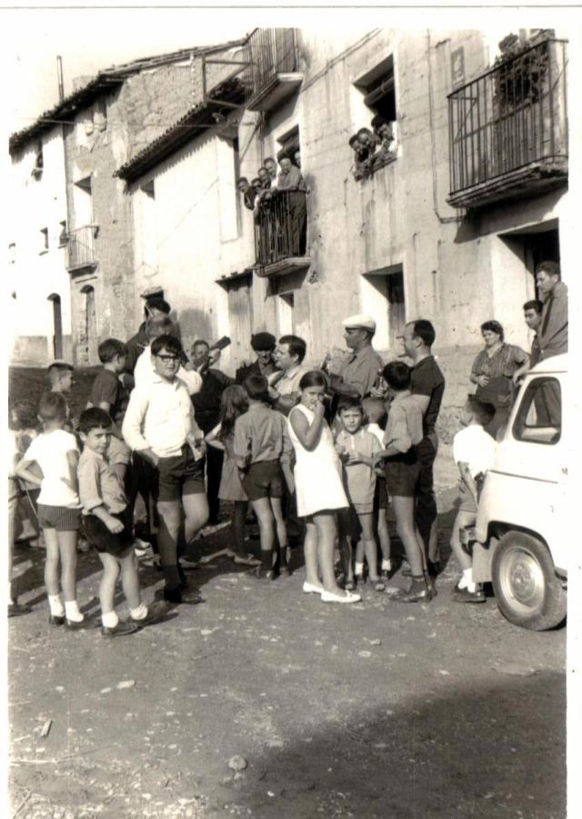 Concierto en el Portal, a la puerta de la cantina de Francisco.