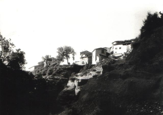 Vertiente de casas hacia el barranco de secallás